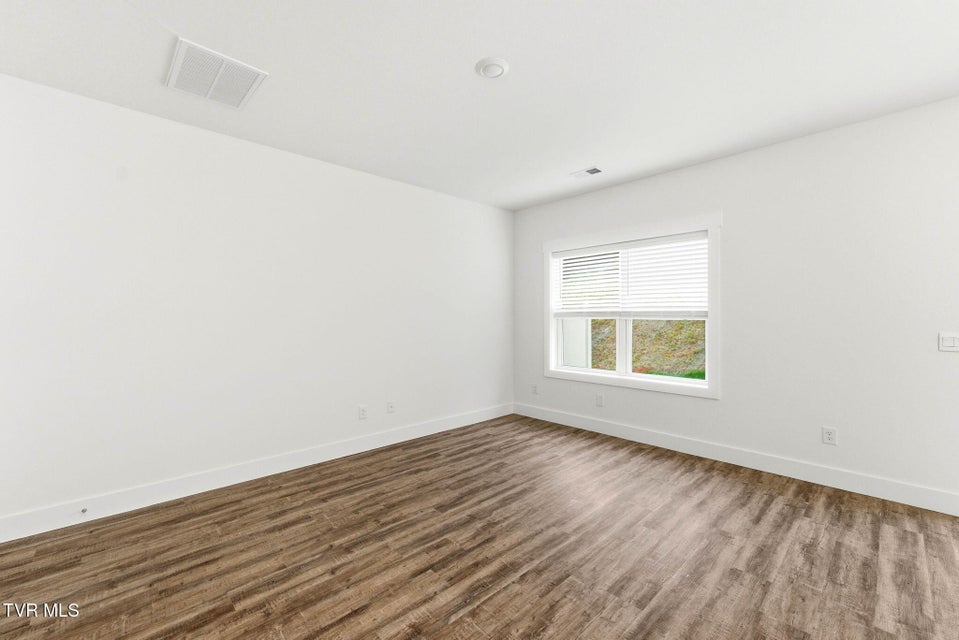 Photo #7: 1129 Wenna Way 