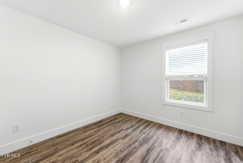 Photo #8: 1129 Wenna Way 