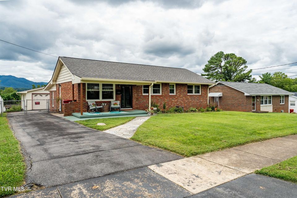 Photo #4: 311 Greenway Drive