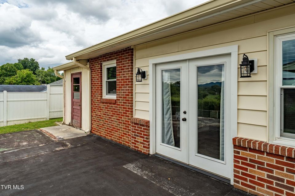 Photo #14: 311 Greenway Drive