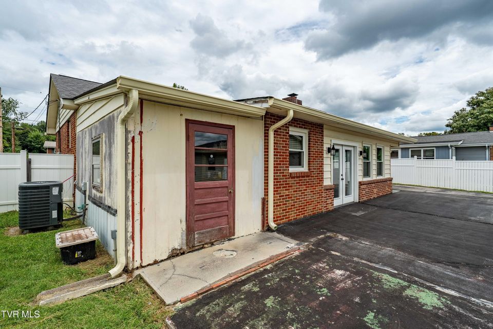 Photo #16: 311 Greenway Drive