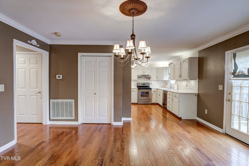 Photo #29: 2902 Greenline Road