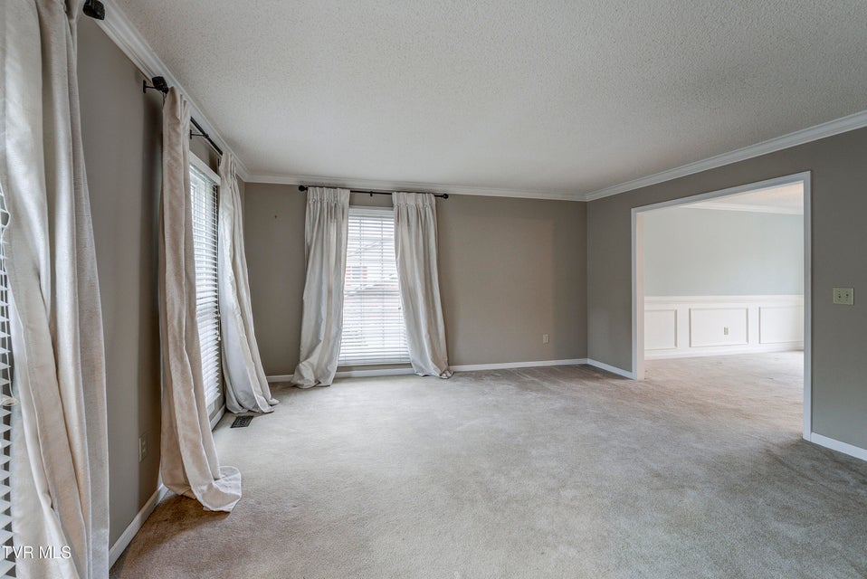 Photo #37: 2902 Greenline Road