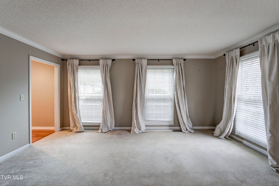 Photo #38: 2902 Greenline Road