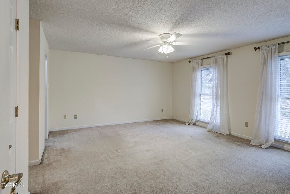 Photo #48: 2902 Greenline Road