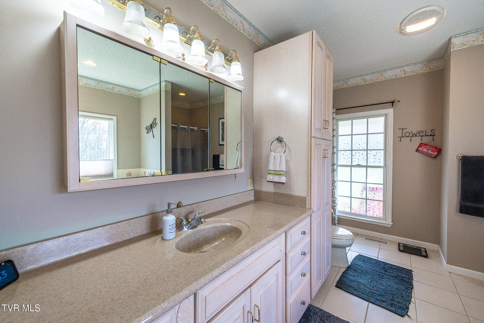 Photo #44: 512 Wood View Court