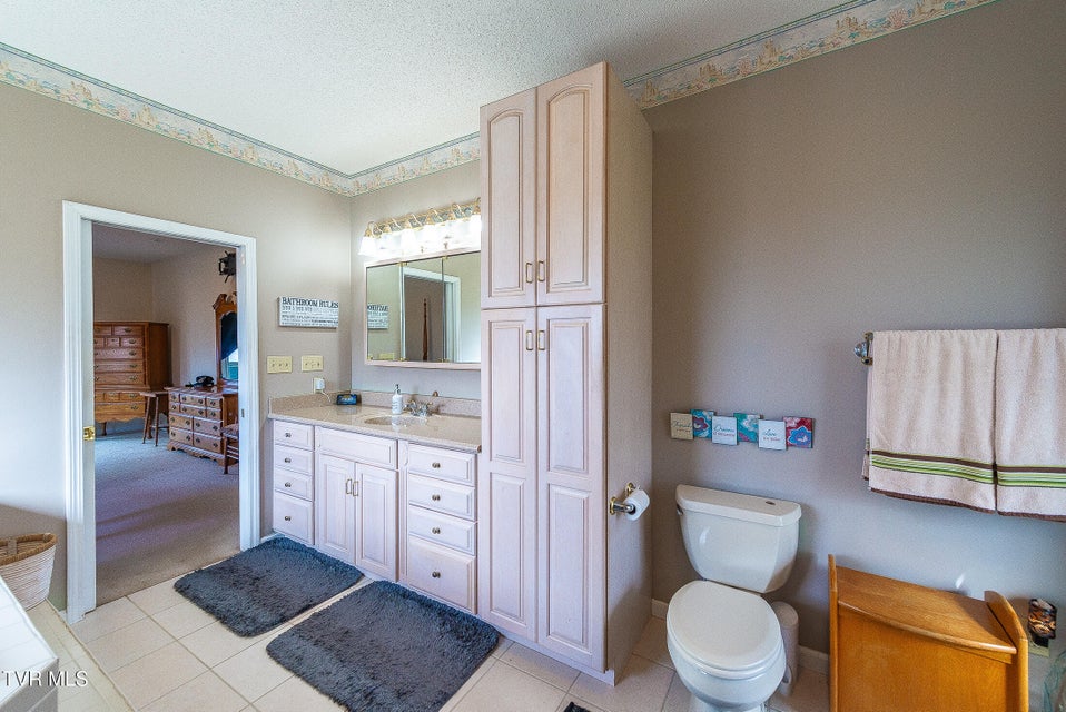 Photo #47: 512 Wood View Court