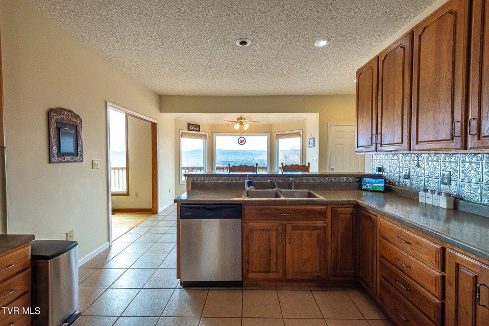 Photo #35: 512 Wood View Court