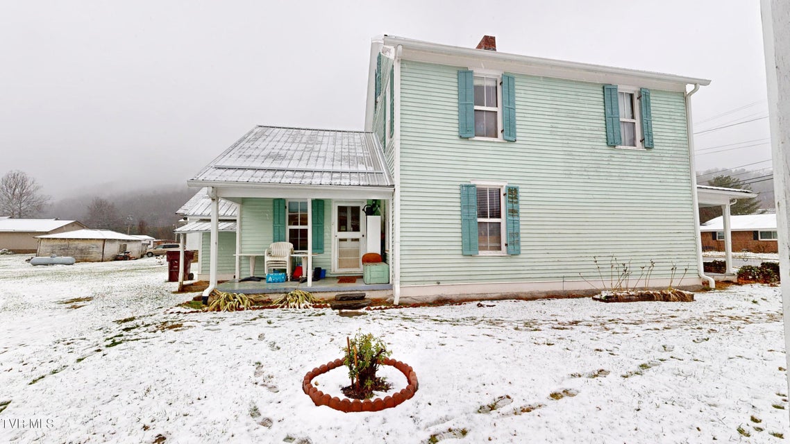 Photo #4: 212 Main Street