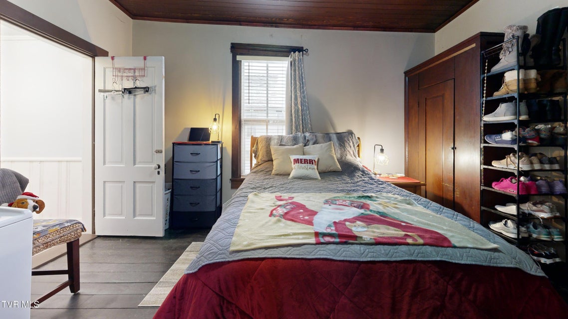 Photo #13: 212 Main Street