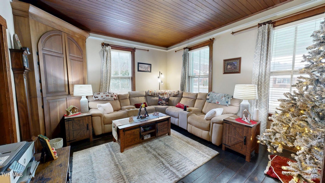 Photo #8: 212 Main Street