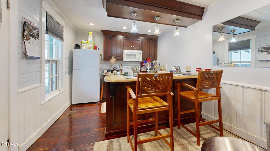 Photo #20: 212 Main Street