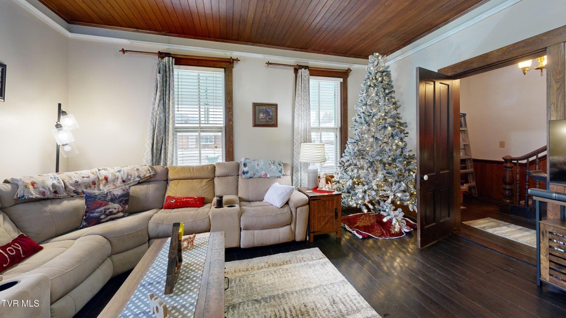 Photo #9: 212 Main Street