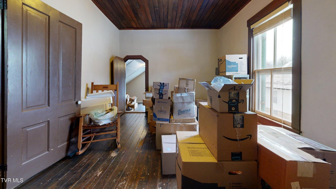 Photo #27: 212 Main Street