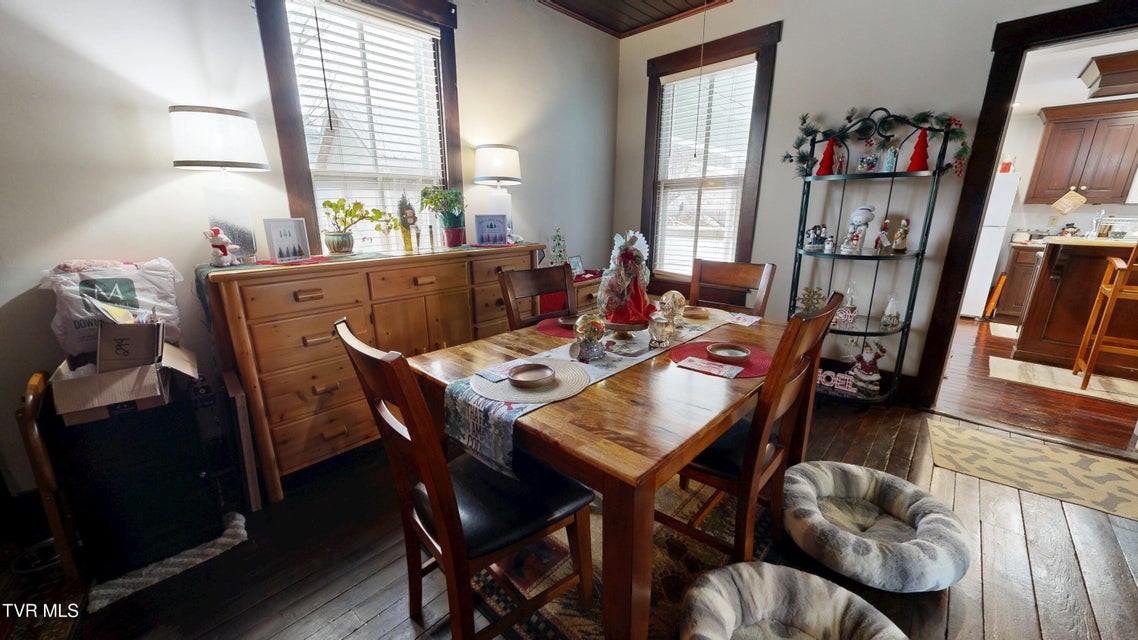 Photo #18: 212 Main Street