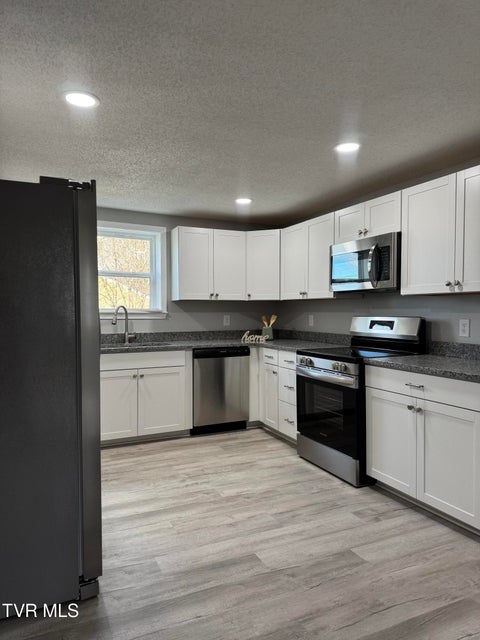 Photo #2: 2140 Randolph Street