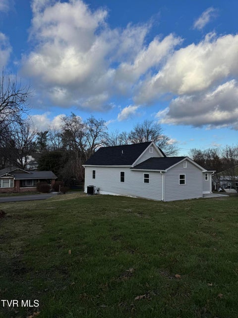 Photo #22: 2140 Randolph Street