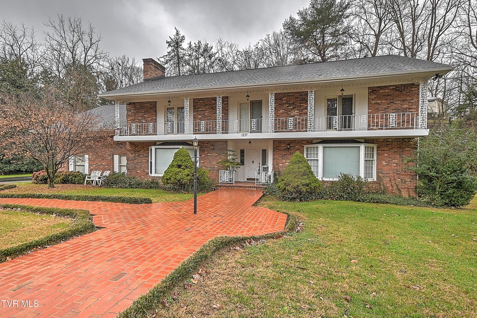 Photo #2: 1237 Radcliffe Avenue