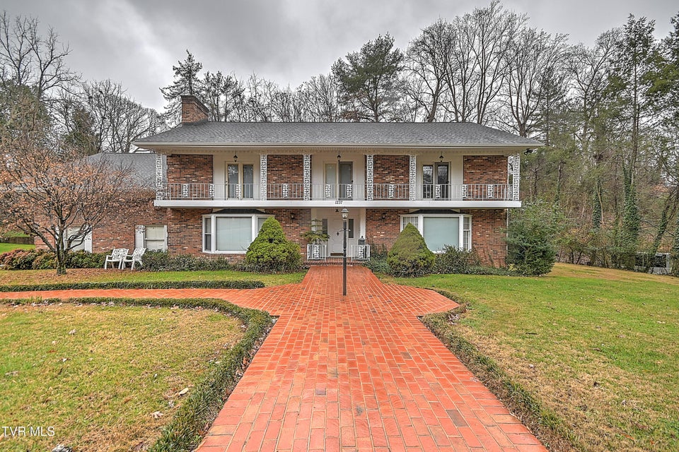 Photo #3: 1237 Radcliffe Avenue