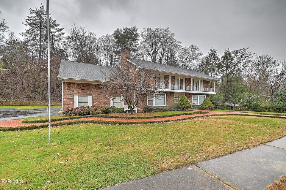 Photo #5: 1237 Radcliffe Avenue