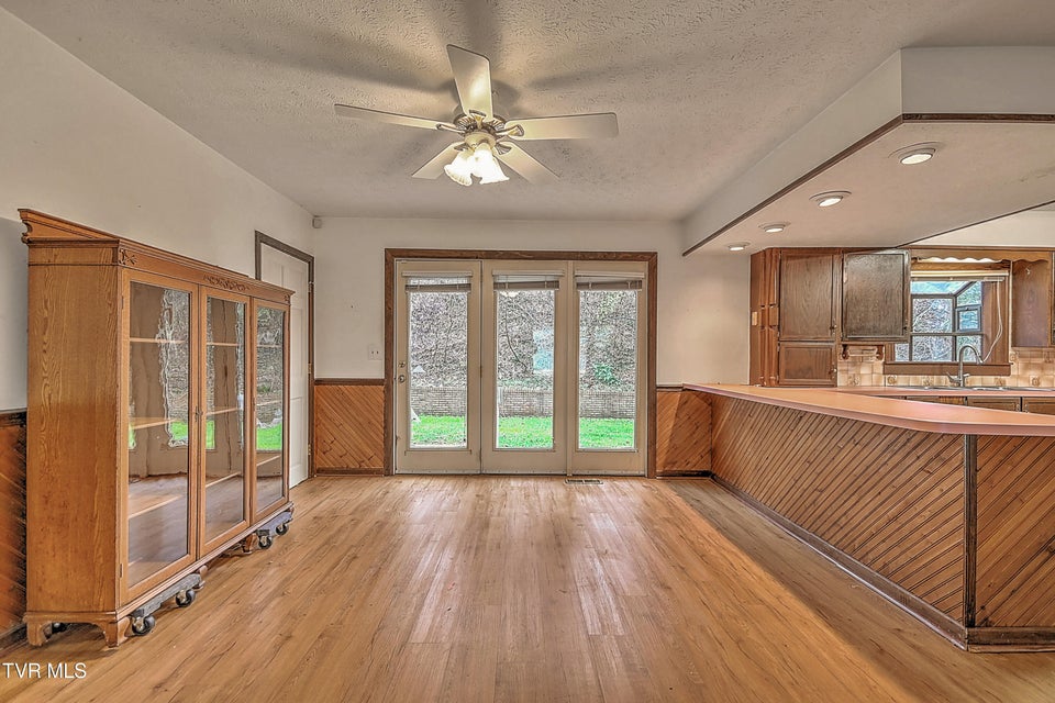 Photo #22: 1237 Radcliffe Avenue