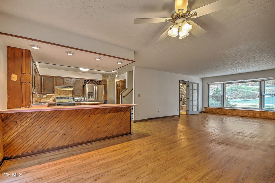 Photo #23: 1237 Radcliffe Avenue