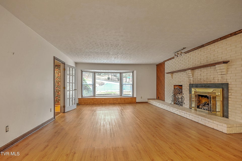 Photo #24: 1237 Radcliffe Avenue