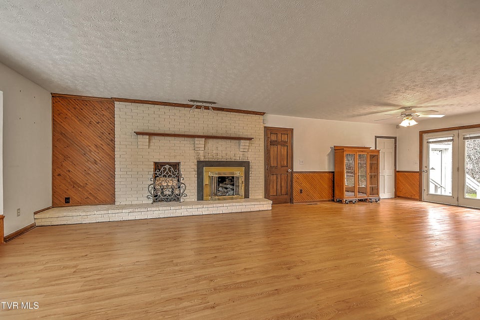 Photo #25: 1237 Radcliffe Avenue