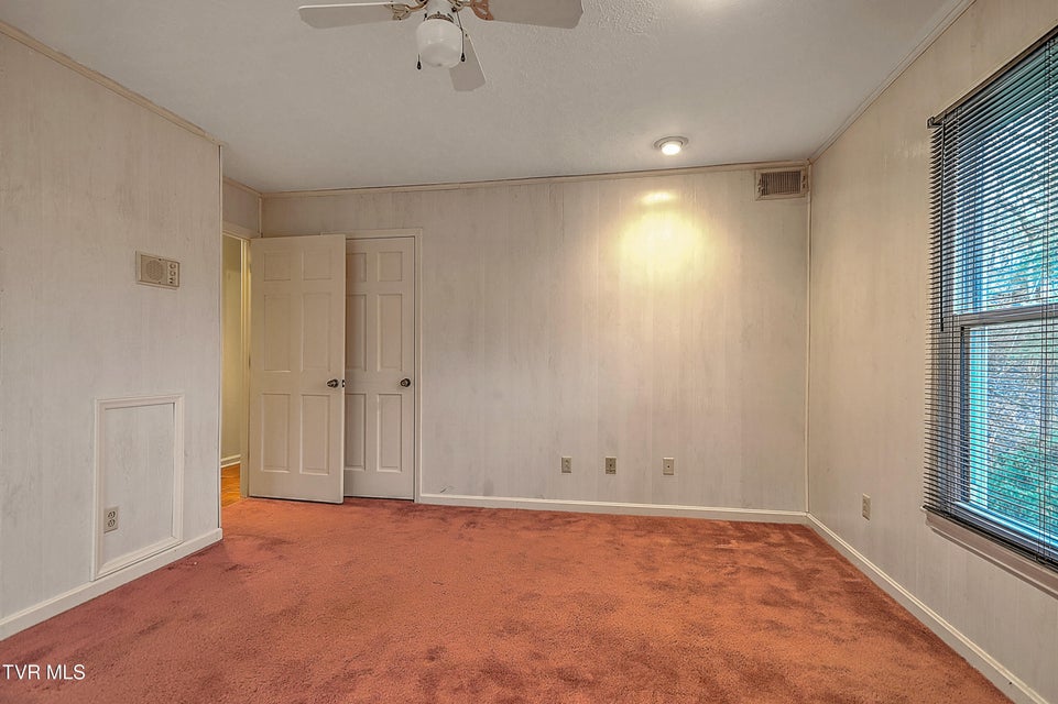 Photo #33: 1237 Radcliffe Avenue