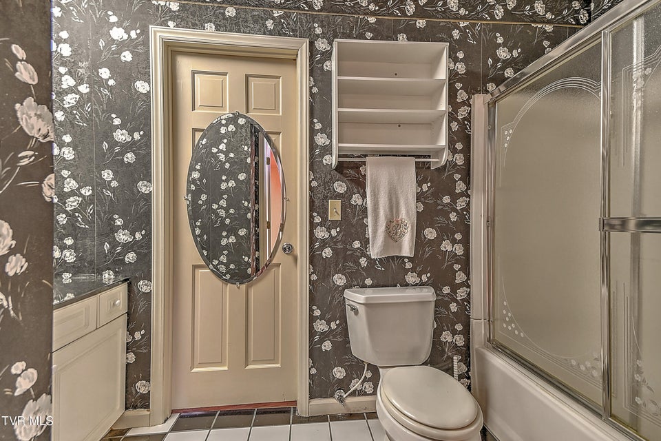 Photo #34: 1237 Radcliffe Avenue