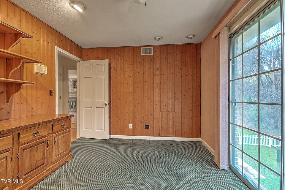 Photo #40: 1237 Radcliffe Avenue