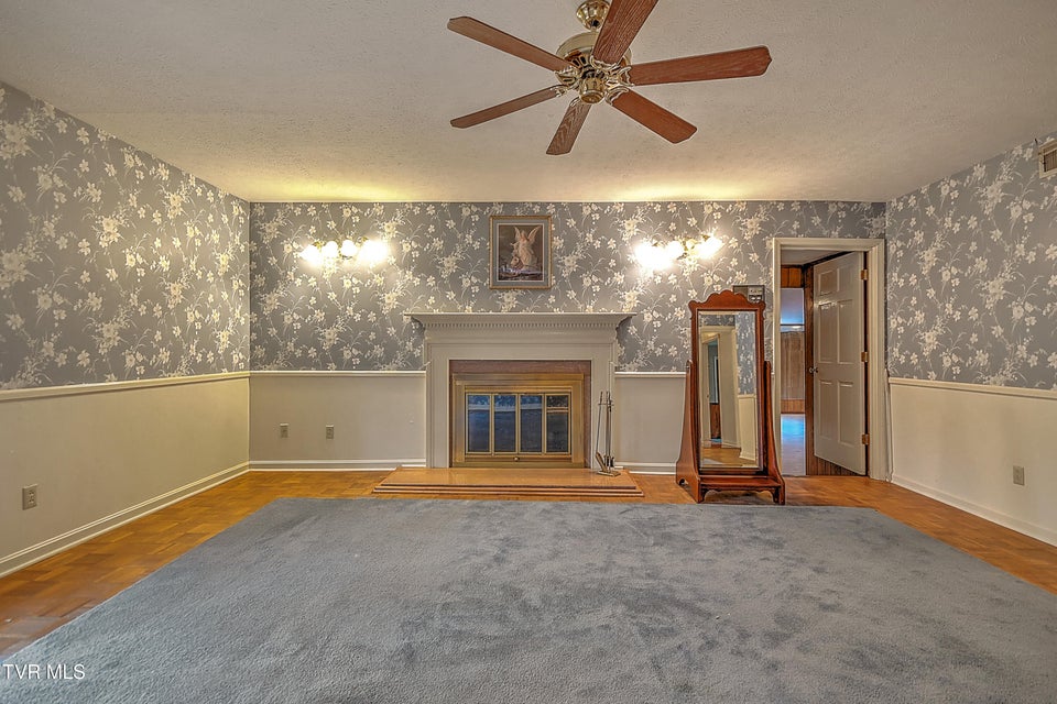 Photo #44: 1237 Radcliffe Avenue