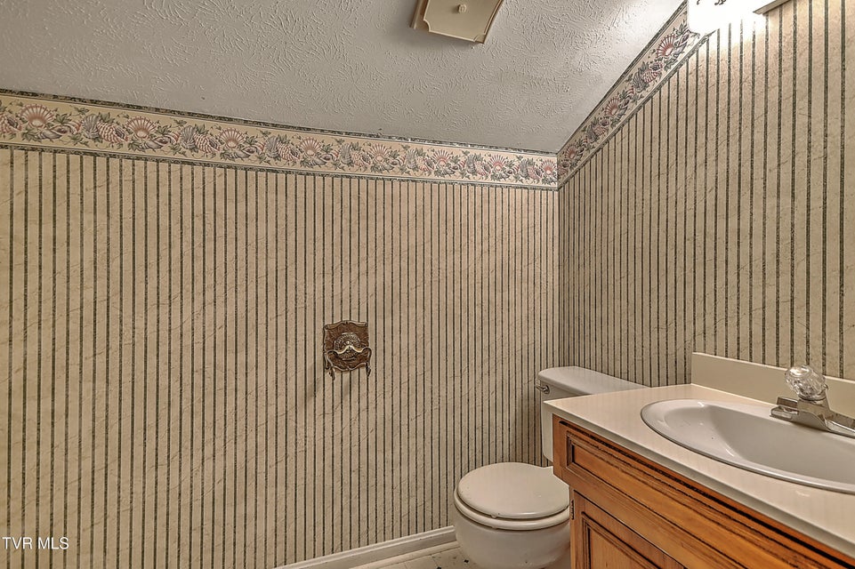 Photo #51: 1237 Radcliffe Avenue