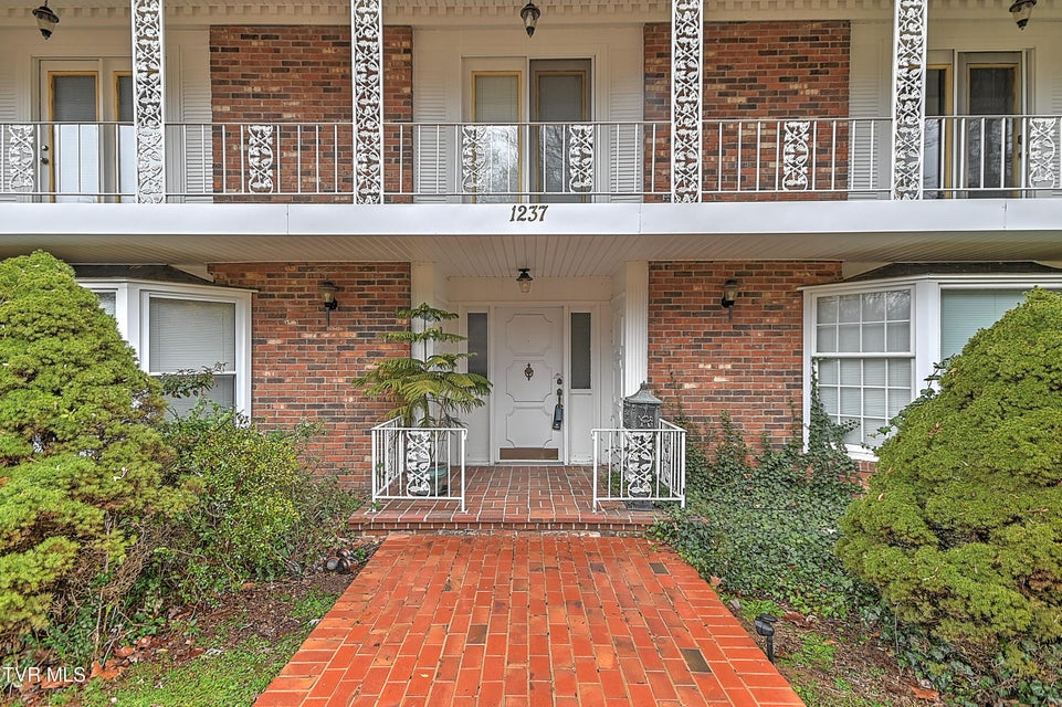 Photo #58: 1237 Radcliffe Avenue