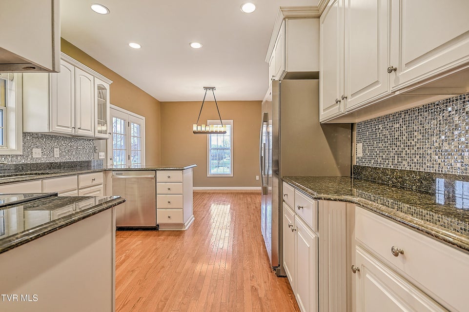 Photo #19: 121 Barefoot Landing Drive