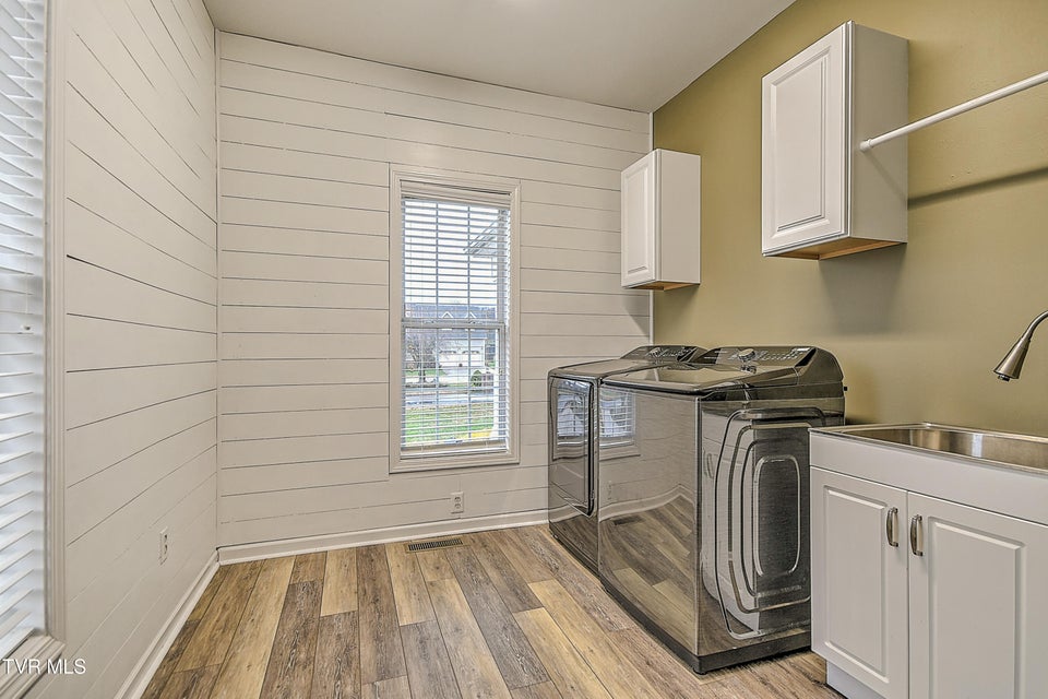 Photo #27: 121 Barefoot Landing Drive