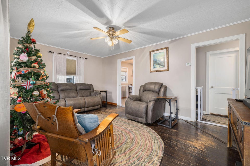 Photo #3: 1025 Dejarnette Street