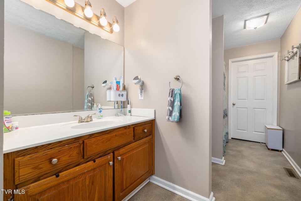 Photo #7: 1025 Dejarnette Street