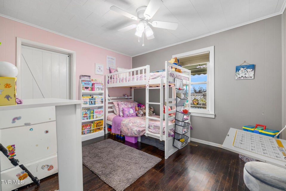 Photo #10: 1025 Dejarnette Street