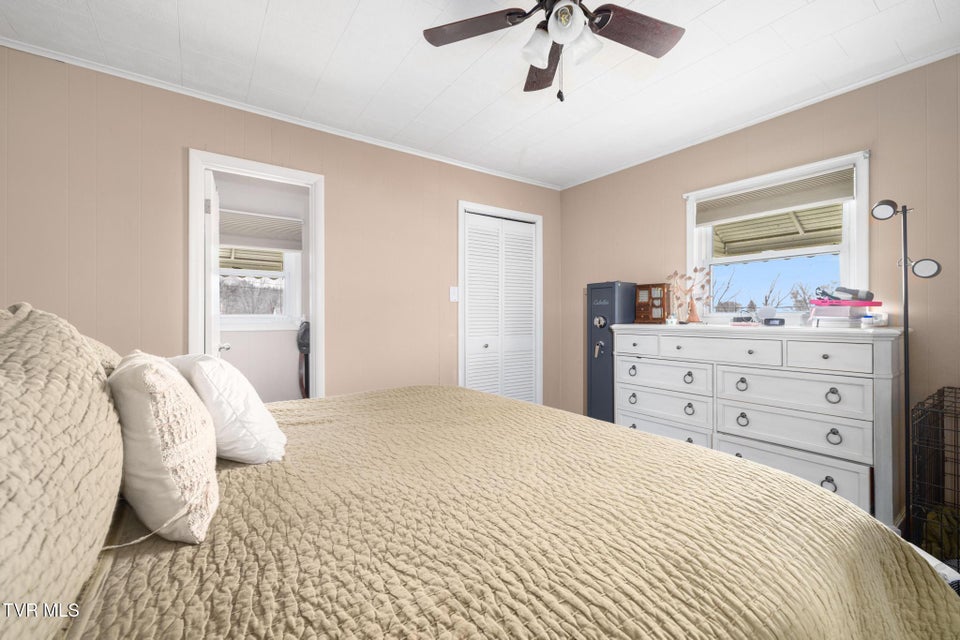 Photo #13: 1025 Dejarnette Street