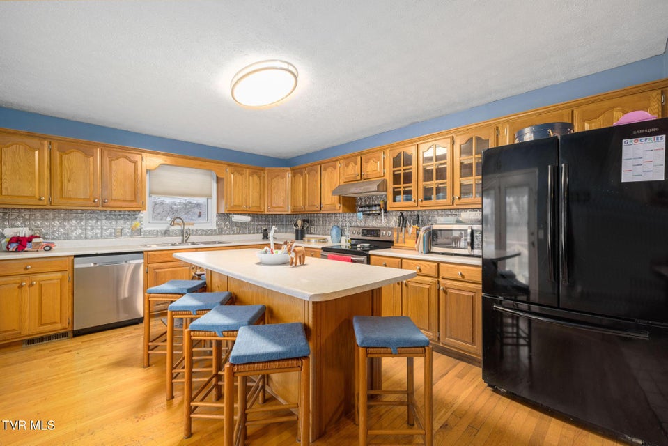 Photo #23: 1025 Dejarnette Street