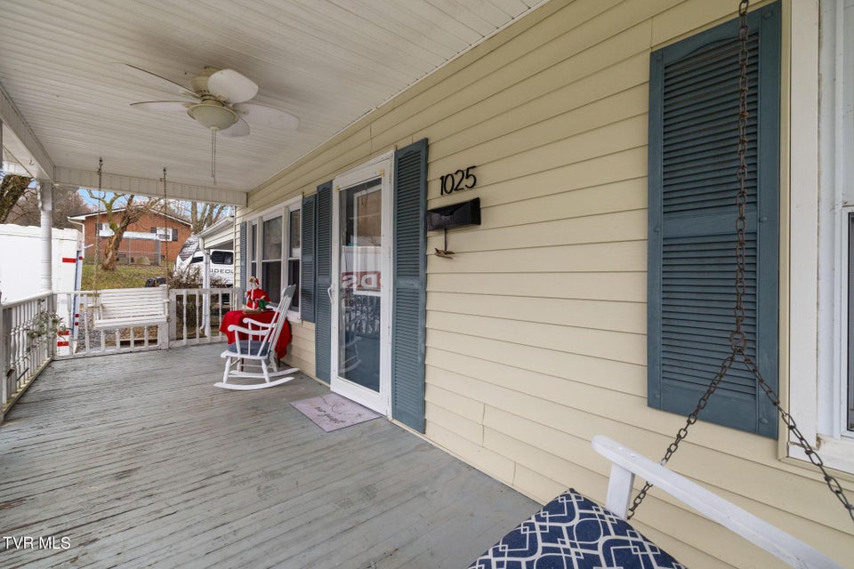 Photo #26: 1025 Dejarnette Street