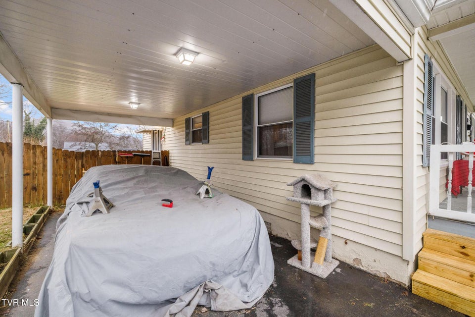 Photo #30: 1025 Dejarnette Street