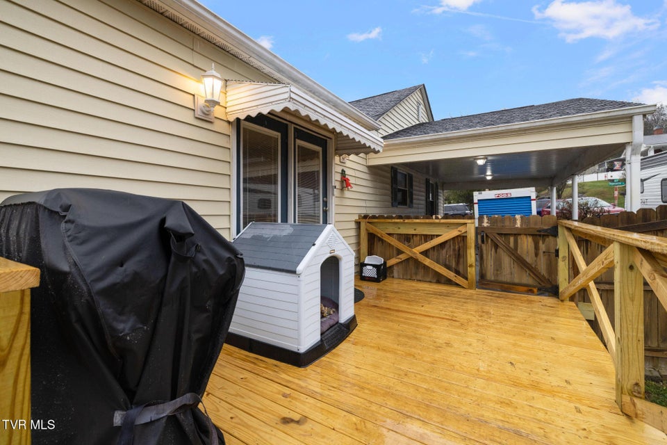 Photo #32: 1025 Dejarnette Street