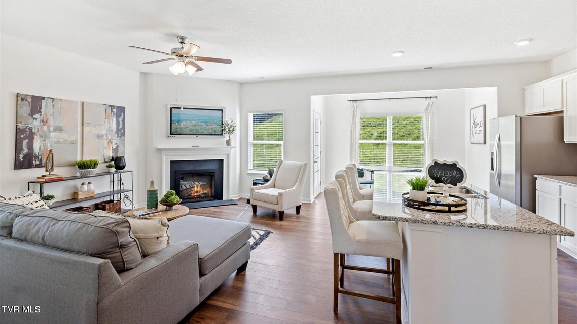 Photo #3: 353 Alta Tree Blvd 