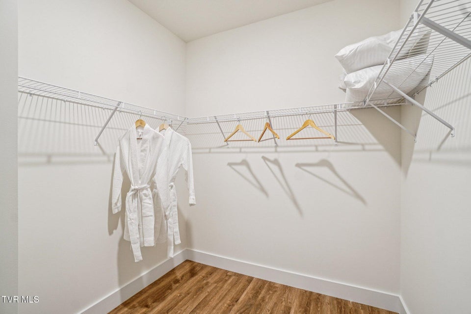 Photo #23: 230 Artist Avenue 