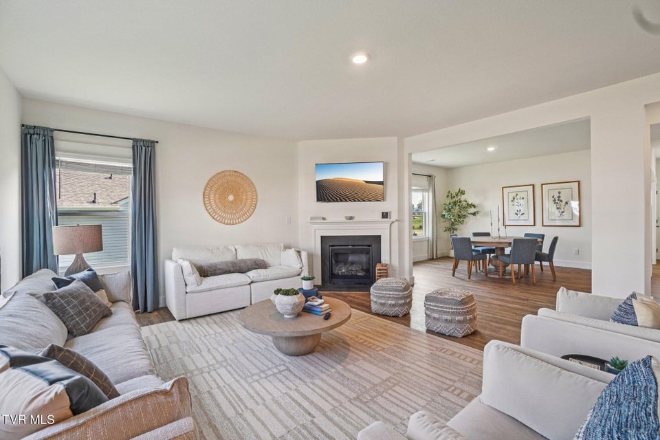 Photo #10: 232 Artist Avenue 