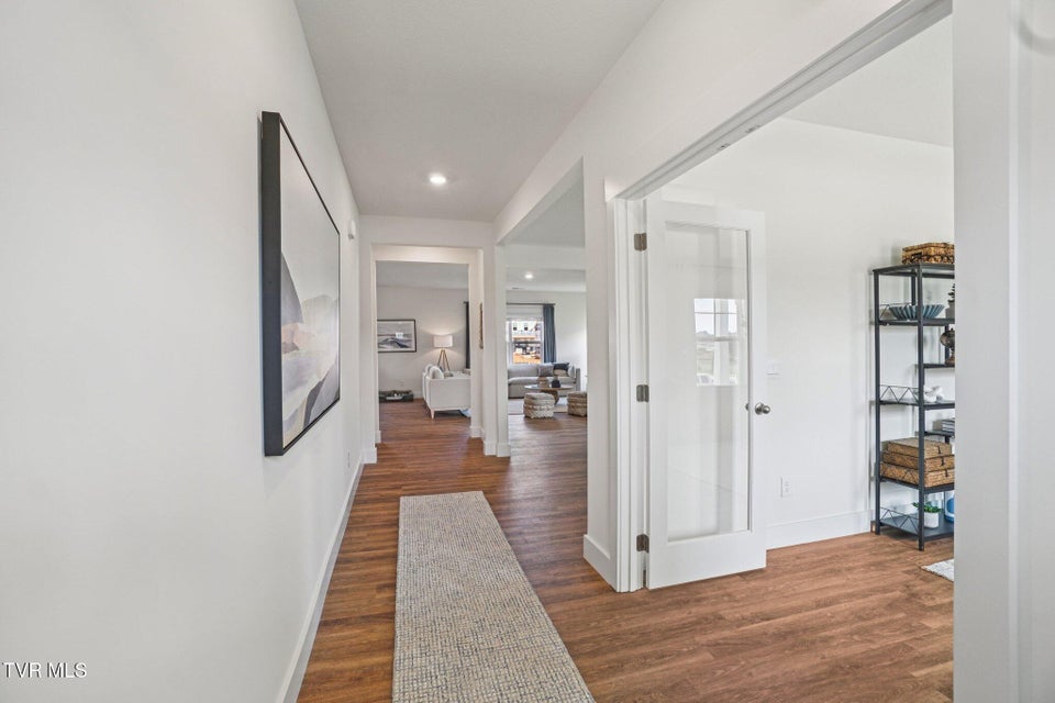 Photo #14: 232 Artist Avenue 