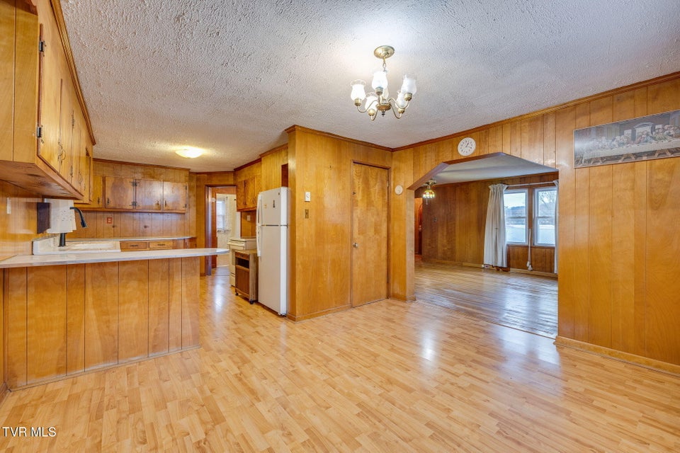 Photo #8: 1524 Fairview Avenue