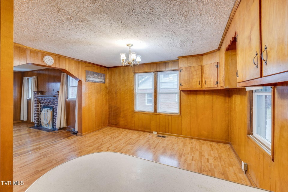 Photo #9: 1524 Fairview Avenue